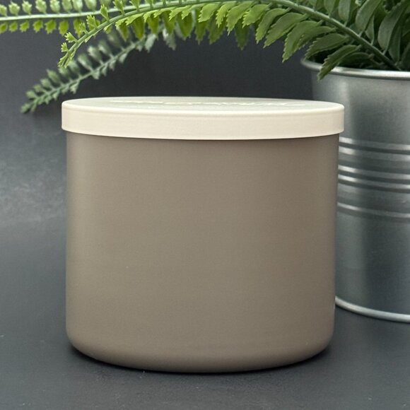 BBW Dark Amber & Oud White Barn Bath & Body Works 3 Wick Candle - Picture 2 of 10